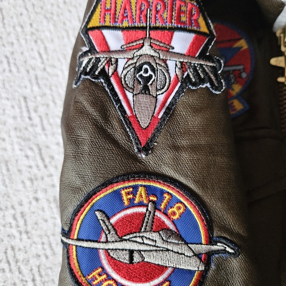 Boys size 3 bomber coat - Picture 3 of 12